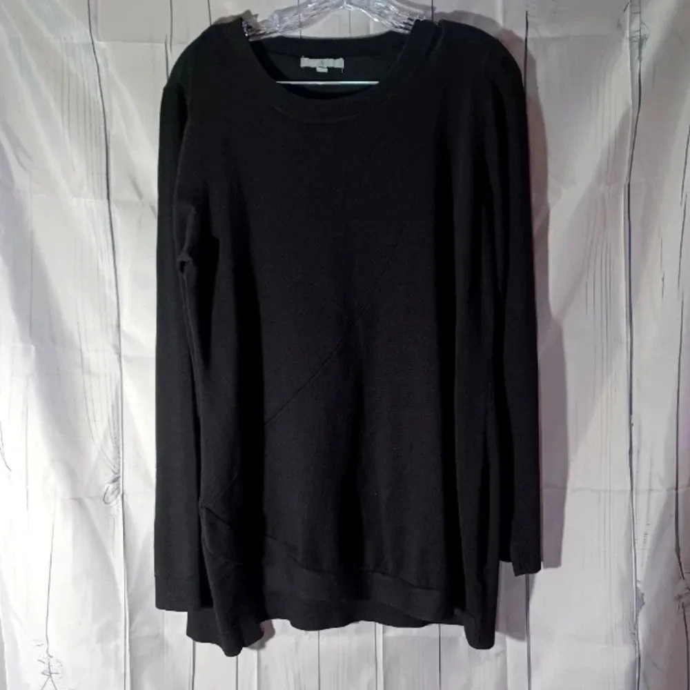 Heart N Crush black long sleeve tunic classic minimalist effortless sweater